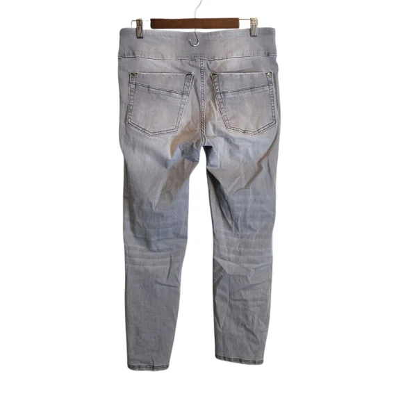 Rock & Republic Pull On Fever Crop - Picture 3 of 6